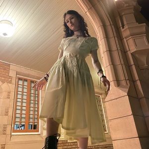 Meet your Posher, Evelyn